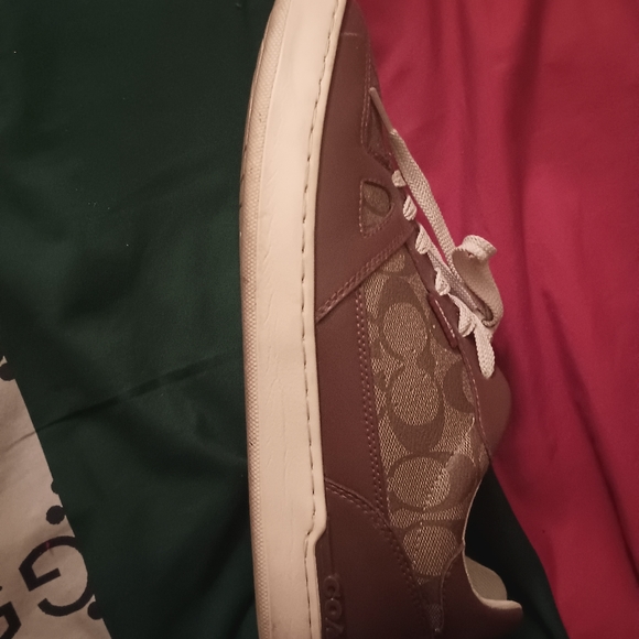 MEN'S COACH SIZE 12 GREAT CONDITION JUST CLEANING OUT MY CLOSET. - Picture 2 of 5